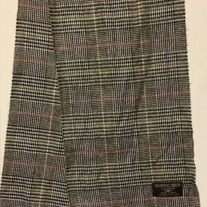 Geoffrey Beene Men's Black, Gray, and Pink Patterned Scarf